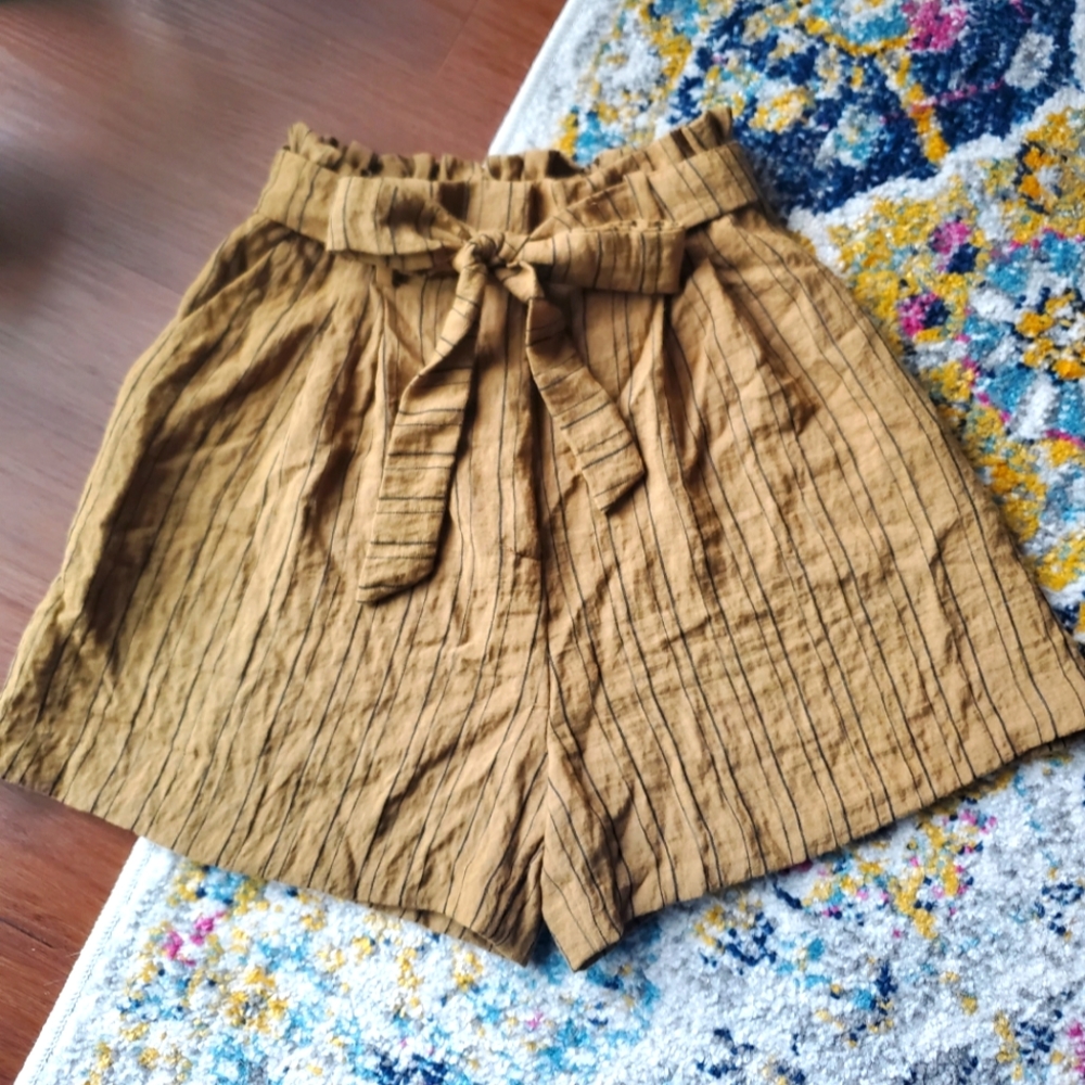 H&M Size 4 Culottes Shorts